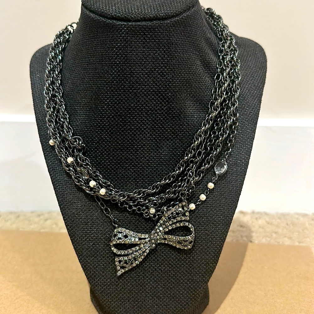 Vintage Arden B multi strand gunmetal-silver chain bow necklace with extender.